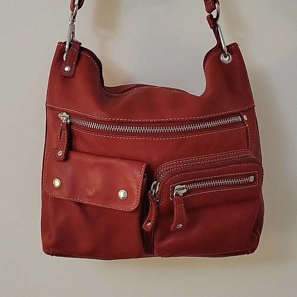 VTG FOSSIL 1990s Sutter Tomato Red Soft Pebbled Leather Hobo Bag